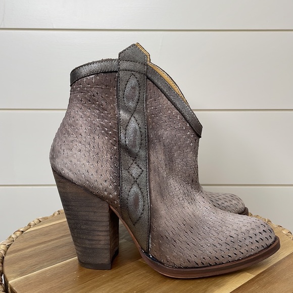 NEW Hazel Blues NM by Naughty Monkey Rita Bootie Grey Brown Distressed Leather 6 - Picture 5 of 6